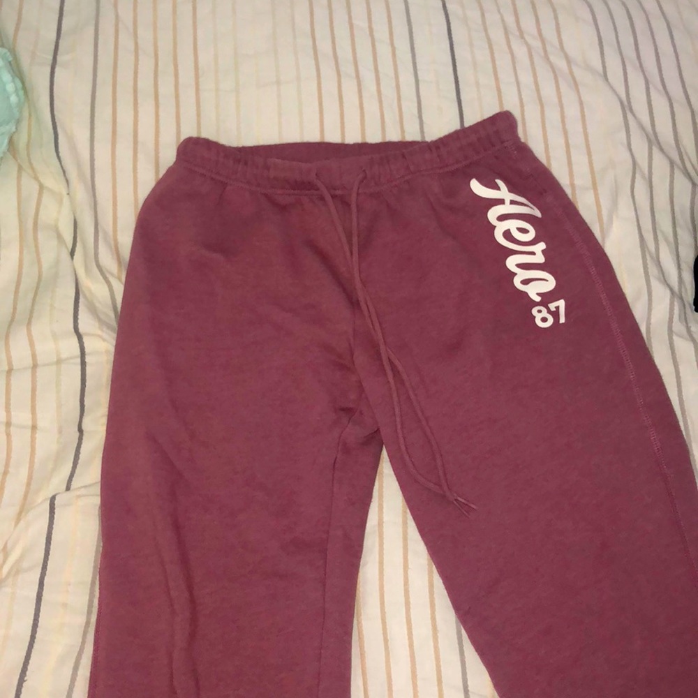 I’m selling sweat pants that is small